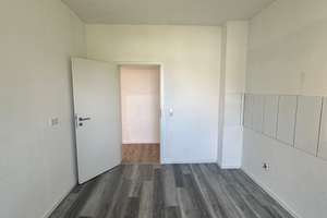 Helle 3 - Zimmer Wohnung mit separatem Mansardenzimmer in schöner Lage zu vermieten!  – Grafschaftsweg 6, 58675 Hemer – Vorschaubild 5