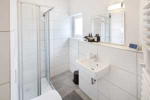 Sanierter Altbau: 2 Zimmer & Balkon in bester Mitte-Lage / bezugsfrei – Torstraße 185, 10115 Berlin – Vorschaubild 8