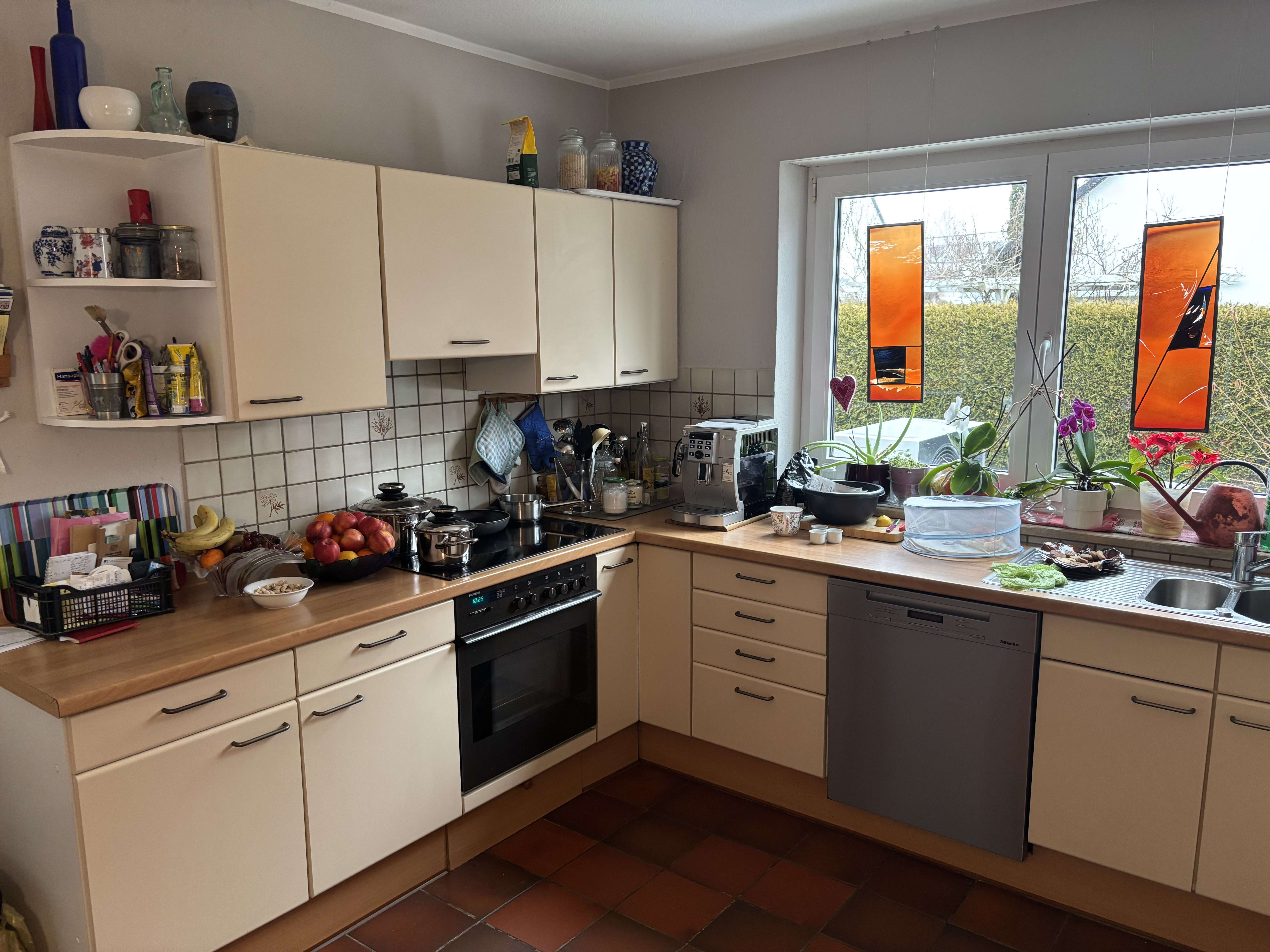 Immobilie in Kirchheim bei München - Ideal für Familien im Lindenviertel (6 Zimmer, Wärmepumpe, Solar, Garage, Garten, Balkone, Sauna) - Bild 0