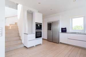 Golfside Living || Privilegierte Golfplatzlage mit viel Privatsphäre – Die vollständige Adresse der Immobilie erhältst du vom Anbieter., 50859 Widdersdorf, Köln – Vorschaubild 3