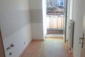 Hochparterre-Whg mit Fensterbad, s/o-Balkon und Stellplatz – Mosenstraße 6, 9130 Chemnitz – Vorschaubild 4