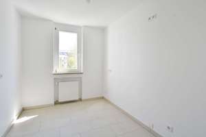 ProEigentum: 3-Zi-Whg Bogenhausen, vollst. renoviert, Wannenbad, Gäste-WC, Balkon, TG-Stellplatz – Taimerhofstraße 16, 81927 Oberföhring, München – Vorschaubild 4