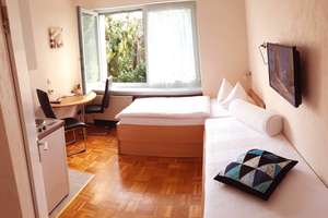 Gepflegtes, massiv gebautes Wohnhaus mit fünf  Wohnungen zuzüglich Souterrain, div. Nutzung – Die vollständige Adresse der Immobilie erhältst du vom Anbieter., 12249 Lankwitz, Berlin – Vorschaubild 4