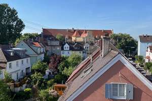 Provisionsfrei, sonnige und sanierte 3,5-Zimmer-Wohnung in bester Lage in Augsburg-Pfersee