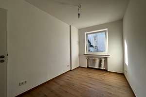 Frisch sanierte 3,5-Zimmer-Wohnung mit großem Balkon und Wohnküche in Uni-Nähe *WG-geeignet* – Berrenrather Straße 138, 50937 Sülz, Köln – Vorschaubild 9