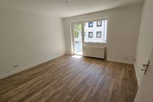 renovierte schöne 2-Zi-Whg. mit 2 Balkonen