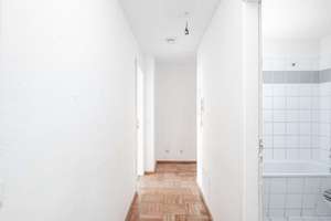 Helle 2-Zimmer-Wohnung mit Balkon, Aufzug & Tiefgarage – gepflegtes Wohnhaus – Stettiner Straße 13, 13357 Gesundbrunnen, Berlin – Vorschaubild 3