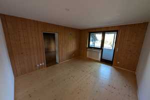 2-in-1: Vielseitiges 8-Raum-Reihenendhaus mit Einliegerwohnung, Garten und Hobbyraum in Neuötting – Karl-Valentin-Straße 20, 84524 Altötting (Kreis) – Vorschaubild 11
