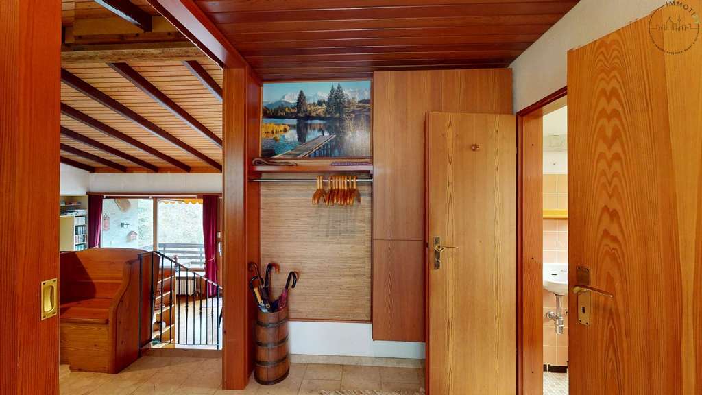 Immobilie in Marxzell - Unverwechselbar, Stilprägend und Außergewöhnlich: Architektenhaus in einzigartiger Waldrandlage - Bild 2