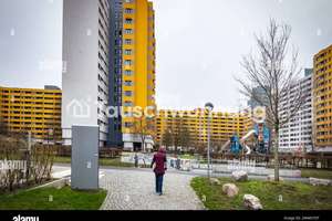 Tauschwohnung: Schöne 2 Zimmer in Märkische Viertel gegen ab 3-3,5 Zimmer – Senftenberger Ring 14, 13439 Märkisches Viertel, Berlin – Vorschaubild 2
