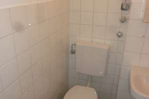 Bad Cannstatt, kleine 1-ZW im DG, Sitz-Duschwanne, Parkplatz – Teinacherstraße 6, 70372 Kurpark, Stuttgart – Vorschaubild 5