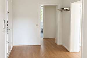     Großzügige, hochwertig sanierte Wohnung in Düsseldorf-Düsseltal – 40237 Düsseltal, Düsseldorf – Vorschaubild 2