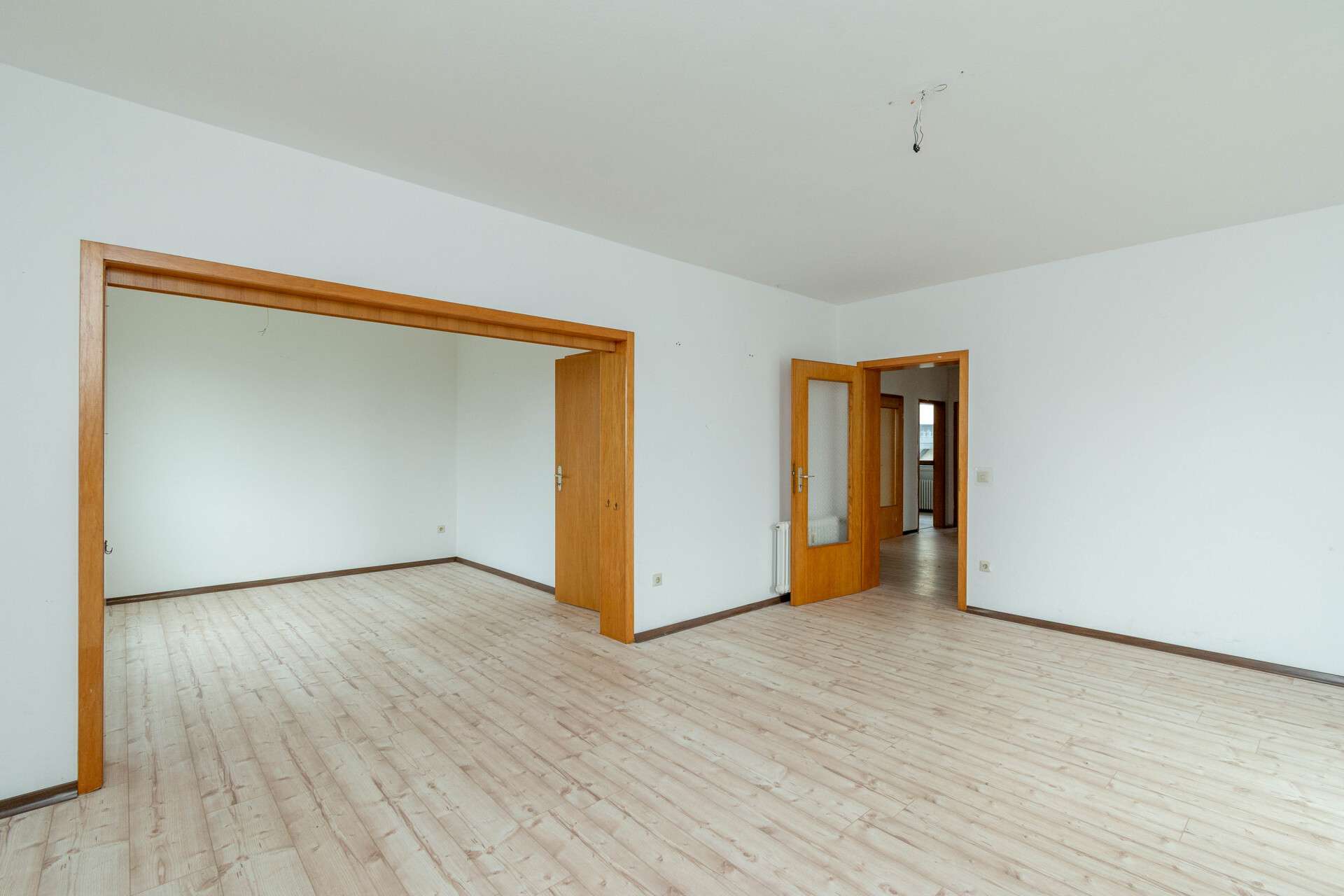 Immobilie in Porta Westfalica - Großzügiges Zweifamilienhaus – sofort nutzbar in bester Lage - Bild 1