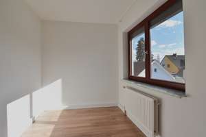Endlich viel Platz für die ganze Familie!  Ihr Zuhause im grünen Lichtenrade - ruhig und sicher – Die vollständige Adresse der Immobilie erhältst du vom Anbieter., 12305 Lichtenrade, Berlin – Vorschaubild 8