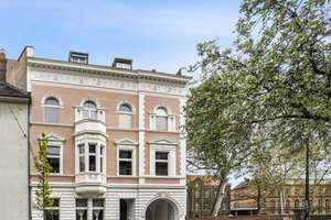 Denkmalgeschützte Maisonette im Dachgeschoss mit Aufzug und Balkon