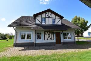 Wunderschönes Ferienhaus 555 im schönen Cochem (2070) – Am Kellerborn 1-555, 56814 Ediger-Eller – Vorschaubild 1