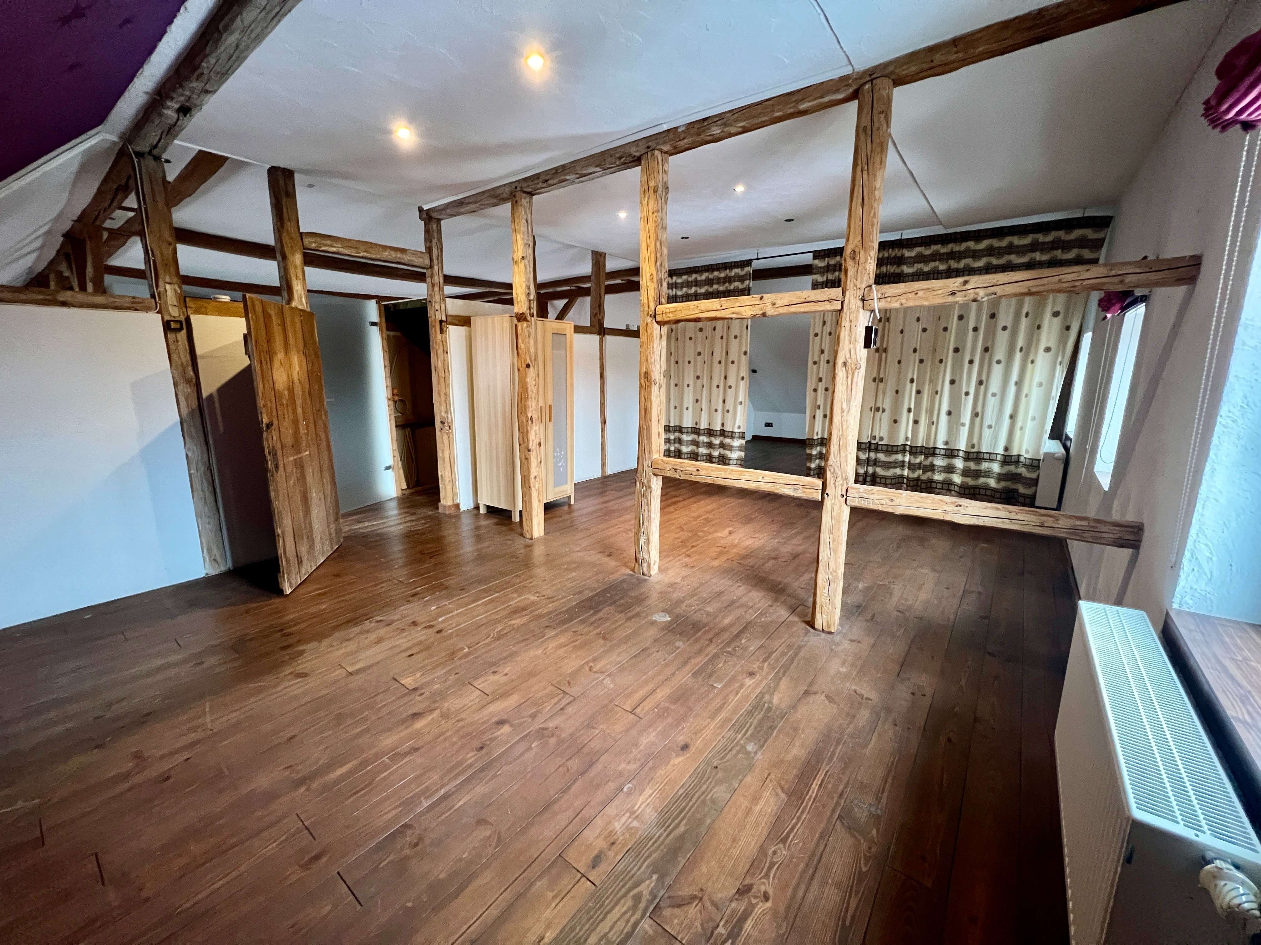 Immobilie in Nienburg/Weser - Kernsanierter Resthof zentral in Erichshagen / großzügiges Platzangebot / großer Garten / Scheunen - Bild 0