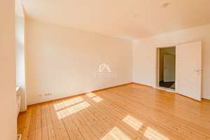 BLICK INS GRÜNE! RUHIG GELEGENE, HELLE UND KLASSISCH SCHÖNE ALTBAUWOHNUNG! PROVISIONSFREI! – Wilsnacker Straße 63, 10559 Moabit, Berlin – Vorschaubild 5
