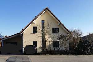 SEHR SCHÖNES EINFAMILIENHAUS MIT GARAGE UND PV-ANLAGE IN THRENA – Die vollständige Adresse der Immobilie erhältst du vom Anbieter., 4683 Belgershain – Vorschaubild 9