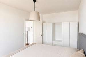 Möblierte KfW40-Wohnung mit Waschmaschine, Internet, hervorragende ÖV-Anbindung – Herforder Str. 210, 33609 Mitte, Bielefeld – Vorschaubild 4
