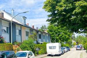 Perlenkette - Gemütliches Reihenmittel mit Südausrichtung und eigenem Garten in Pasing – Die vollständige Adresse der Immobilie erhältst du vom Anbieter., 81243 Pasing, München – Vorschaubild 1