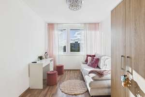 Moderne 4-Zimmer-Wohnung mit Einbauküche, Balkon & Garage in Regensburg! – 93057 Reinhausen, Regensburg – Vorschaubild 11