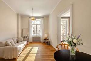 Charmant und einladend: 2-Zimmer-Wohnung mit Balkon im Dreimühlenviertel – Die vollständige Adresse der Immobilie erhältst du vom Anbieter., 80469 Dreimühlen, München – Vorschaubild 2