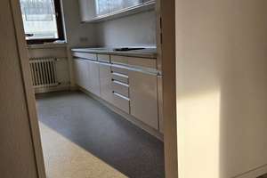 Wolfartsweier: Verfügbare 5-Zi-Whg, Hochparterre, EBK, Bad, sep. G-WC, 3 Balkone, voll unterkellert – Die vollständige Adresse der Immobilie erhältst du vom Anbieter., 76228 Wolfartsweier, Karlsruhe – Vorschaubild 9