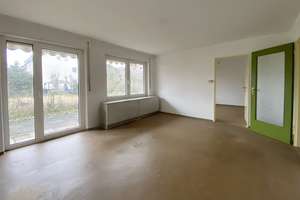NBG-EIBACH: KOMPLETT SANIERUNGSBEDÜRFTIGES 2-FAMILIEN-REIHENMITTELHAUS OHNE GARAGE IN RUHIGER LAGE – Riedenburger Straße 39, 90451 Röthenbach Ost, Nürnberg – Vorschaubild 5