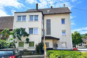 Gepflegtes Mehrfamilienhaus mit 4 Einheiten – solide Basis für Kapitalanleger – Die vollständige Adresse der Immobilie erhältst du vom Anbieter., 73329 Kuchen – Vorschaubild 1