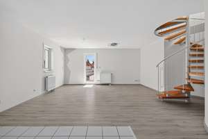 Pfiffige Maisonettewohnung mit Galerie und Balkon in Karlsruhe-Knielingen – Die vollständige Adresse der Immobilie erhältst du vom Anbieter., 76187 Knielingen, Karlsruhe – Vorschaubild 2