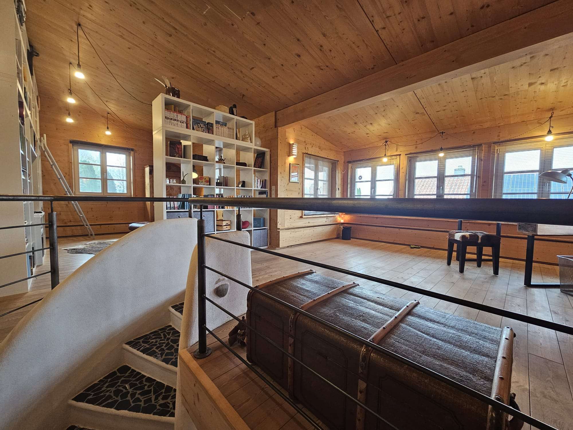 Immobilie in Hardegsen - Exklusives Massivholz-Haus mit vielseitiger Nutzung in idyllischer Lage - Bild 0