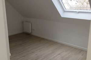kleine, helle 2-Zimmer Dachgeschosswohnung in Düsseldorf, Eller – 40231 Eller, Düsseldorf – Vorschaubild 10