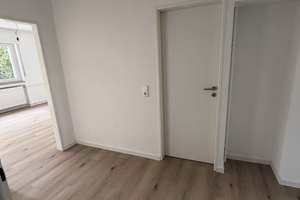 Erstbezug nach Sanierung - Helle 2 Zimmer Wohnung mit EBK und Balkon – 63069 Klinikum Offenbach, Offenbach am Main – Vorschaubild 4