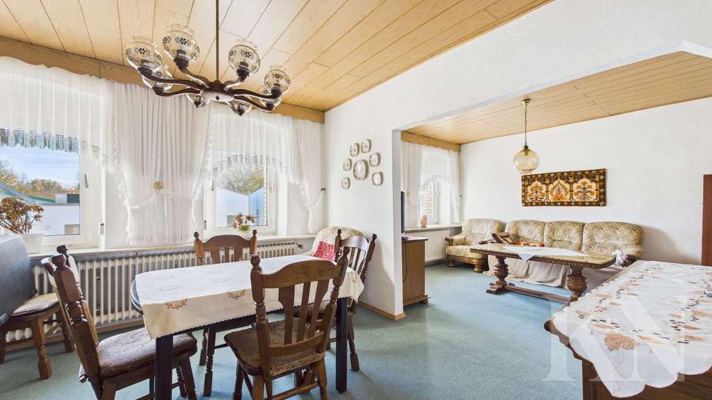 Immobilie in Heusweiler - Geräumiges Einfamilienhaus mit Garten, Garage und vielfältigen Möglichkeiten! - Bild 2