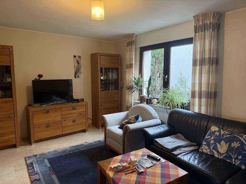 Immobilie in Hövelhof - Mehrfamilienhaus auf großem Grundstück in zentraler Lage von Hövelhof - Bild 0