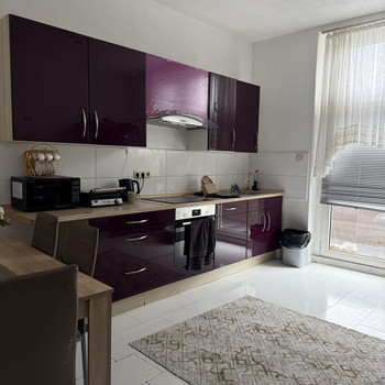 Lichtdurchflutete Maisonette – Ihr elegantes Zuhause im Herzen Duisburgs.