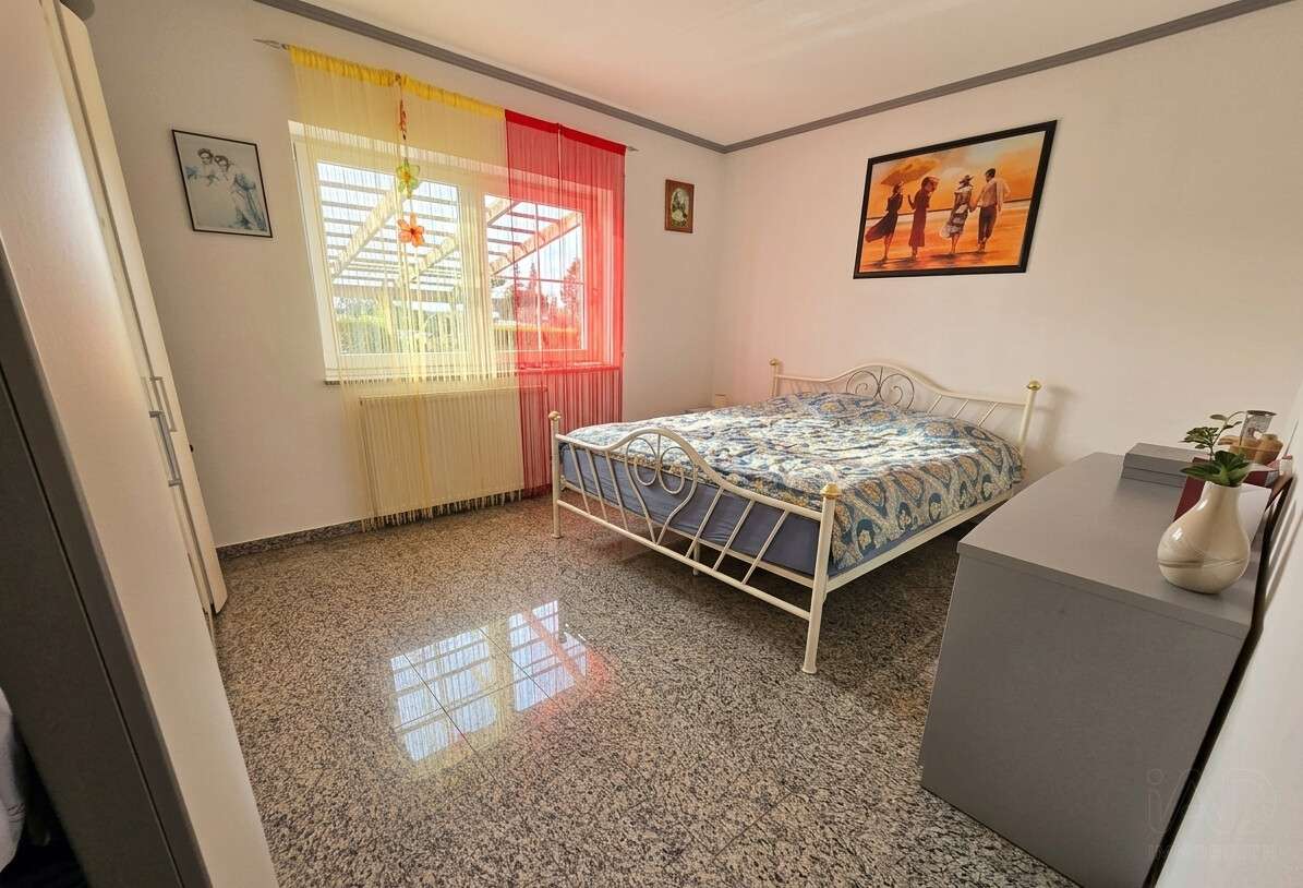 Immobilie in Itzgrund - „Leben am Rand der Natur – stilvolles Einfamilienhaus in idyllischer Ortsrandlage“ - Bild 0