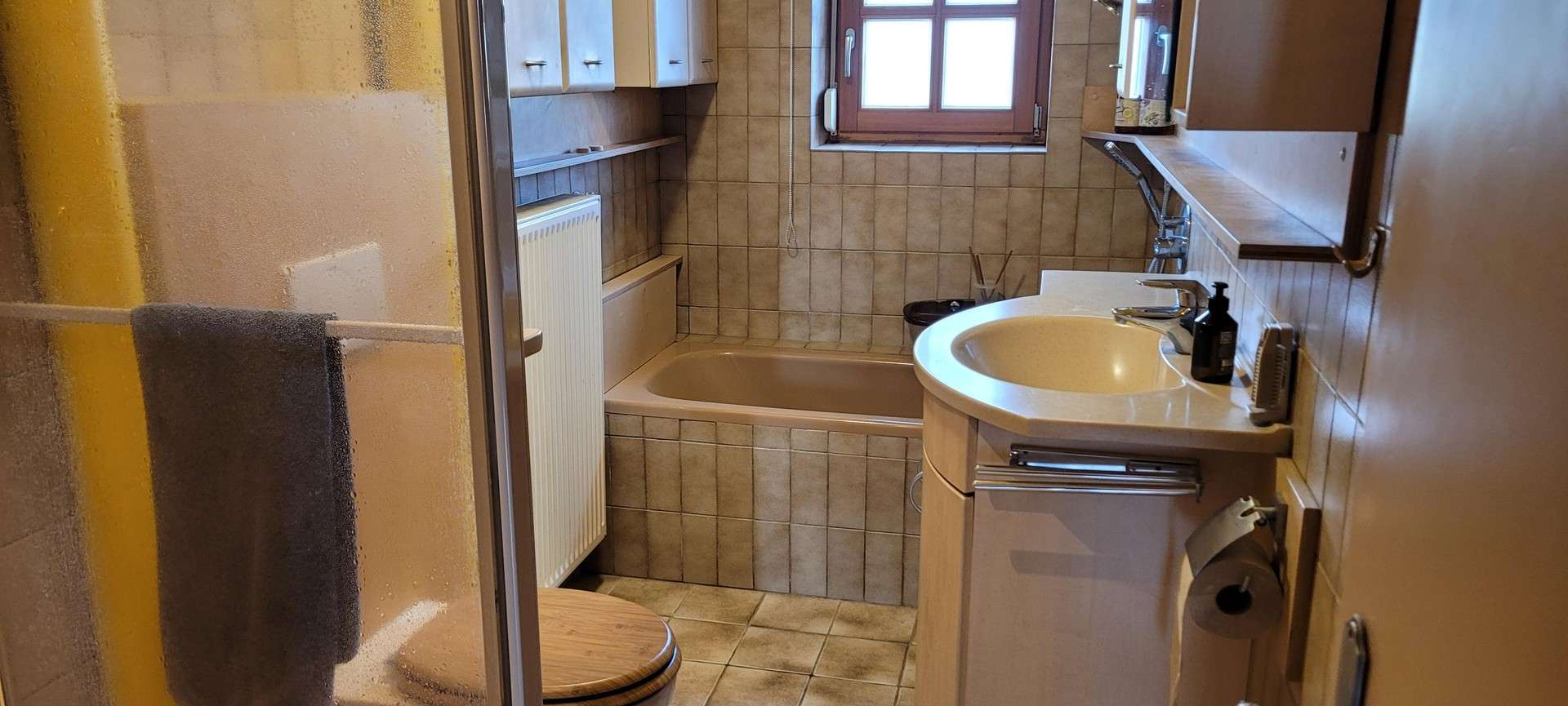 Immobilie in Unterdietfurt - Wohnhaus mit Werkstatt und Nebengebäude in ländlicher Lage zu verkaufen - Bild 1