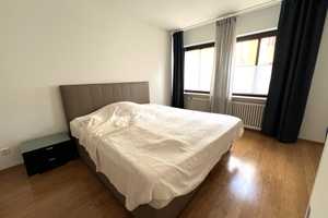 renoviert, zentral, in Einbahnstraße gelegen, Parkett, TL-Bad mit Wanne+Duschglas, Garage möglich – Karlsruhe – Vorschaubild 13