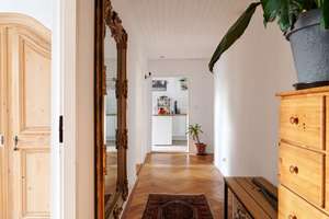 Altbaucharme trifft Zukunftsperspektive! 3,5-Zimmerwohnung mit Loggia im denkmalgeschützten Haus – Die vollständige Adresse der Immobilie erhältst du vom Anbieter., 81669 Ramersdorf, München – Vorschaubild 3