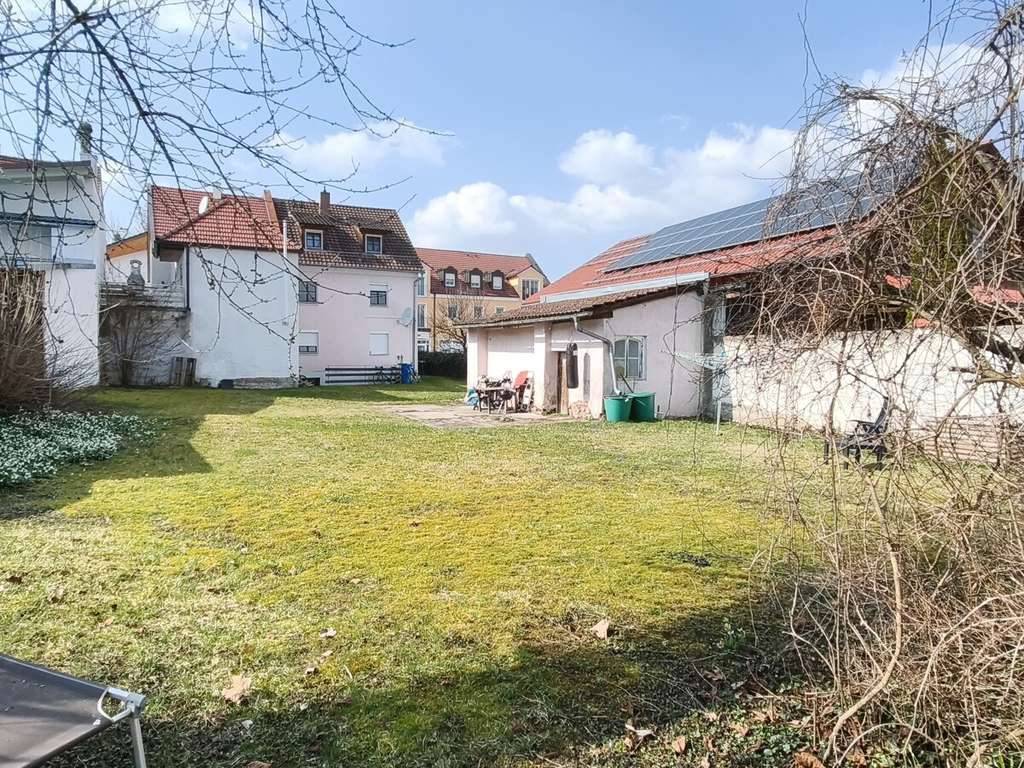 Immobilie in Hengersberg - Hengersberg Zentrum: Wohn- u. Geschäftshaus m. 640 m2 Grundstück - evtl. weitere Bebauung möglich! - Bild 3