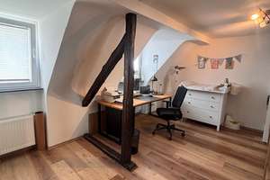 Stilvolle, in 2018 kernsanierte DG-Wohnung mit offener Küche, Balkon +  2 Bädern in attraktiver Lage – 45147 Holsterhausen, Essen – Vorschaubild 8