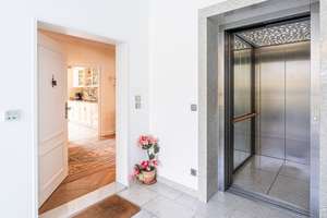 Exklusives Penthouse mit großer Dachterrasse in Top-Lage von Hamburg-Volksdorf – Die vollständige Adresse der Immobilie erhältst du vom Anbieter., 22359 Volksdorf, Hamburg – Vorschaubild 2