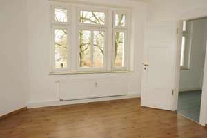 Frei ab 1.3.26 - in ruhiger Seitenstr. mit LAMINAT - im 1. OG – Solbrigstraße 2, 9120 Altchemnitz, Chemnitz – Vorschaubild 1