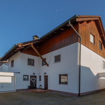 FBC - 2 Häuser - ein Preis! -  in idyllischer Traumlage  - Großzügiges Wohnen für zwei Familien