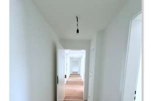 Stilvolle Dachgeschosswohnung im Herzen von Braunschweig; kernsaniert, lichtdurchflutet und in ruhig – Am Neuen Petritore 7a, 38100 Innenstadt, Braunschweig – Vorschaubild 2