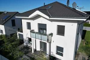 Traumhaus in Blankenfelde-Mahlow – Die vollständige Adresse der Immobilie erhältst du vom Anbieter., 15831 Blankenfelde-Mahlow – Vorschaubild 1