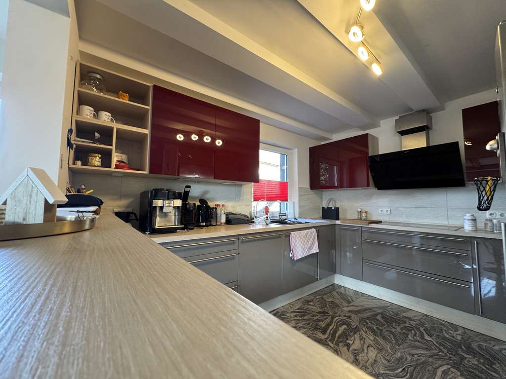 Immobilie in Pfaffing - EINZIGARTIG 2 x DHH mit 190m² 8 Zimmer + 3 Gewerberäume 110m² + Pool + PV Anlage 22kW - Bild 4