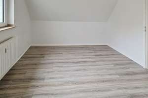 Gemütlich 2-Zimmer-Dachgeschosswohnung – Am Beeckbach 12, 47139 Beeck, Duisburg – Vorschaubild 3